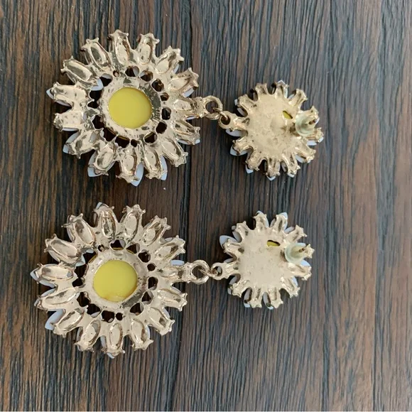 Cute costume sunflower earrings - Picture 2 of 2